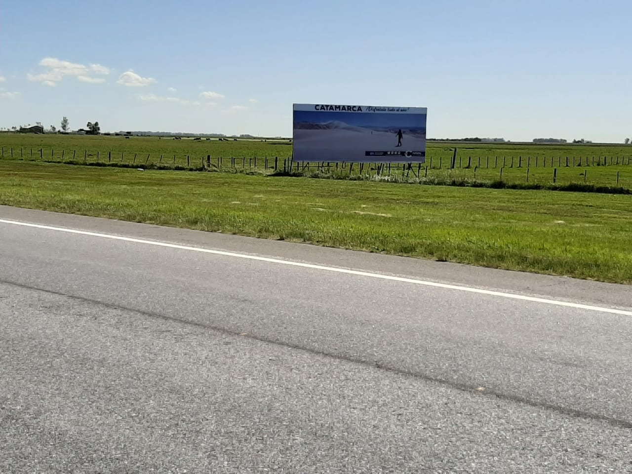 Vía pública y carteles de ruta — Ruta 2 y Ruta 63 — portada